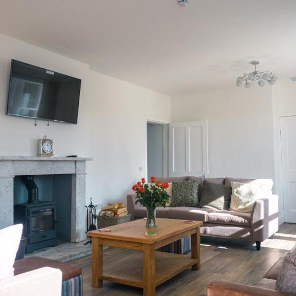 Tigh Sorcha Lounge