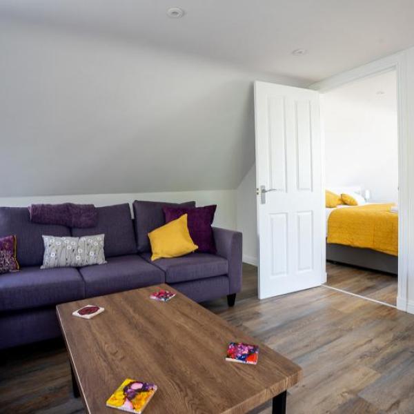 Tigh Sorcha Small Lounge